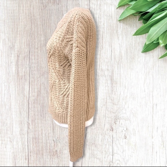 Lofty Wool blend Cable Pullover Long Sleeve Sweater Caramel Tan - Old Navy Sz M - Picture 3 of 9